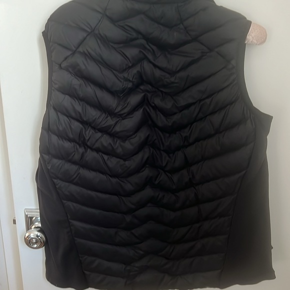 Helly hansen puffy black vest - Picture 3 of 3